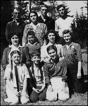 Figure 2. Hilyard and Norma (Campbell) Crossman and children. Family picnic at The Hicks Place ca. 1946/1947.