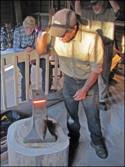 Paul Fontaine shows us how quickly a skilled blacksmith can fashion a simple device